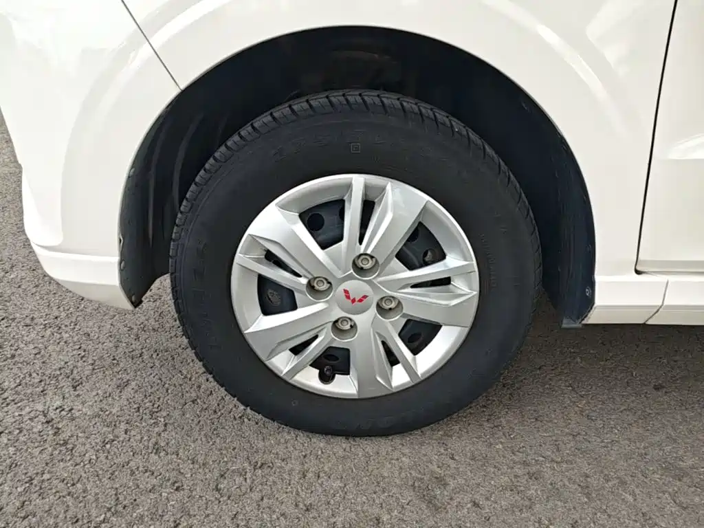Wuling Hongguang — миниатюра 23
