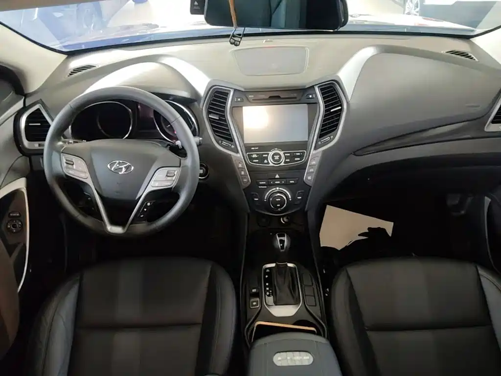 Hyundai Santa Fe — миниатюра 10