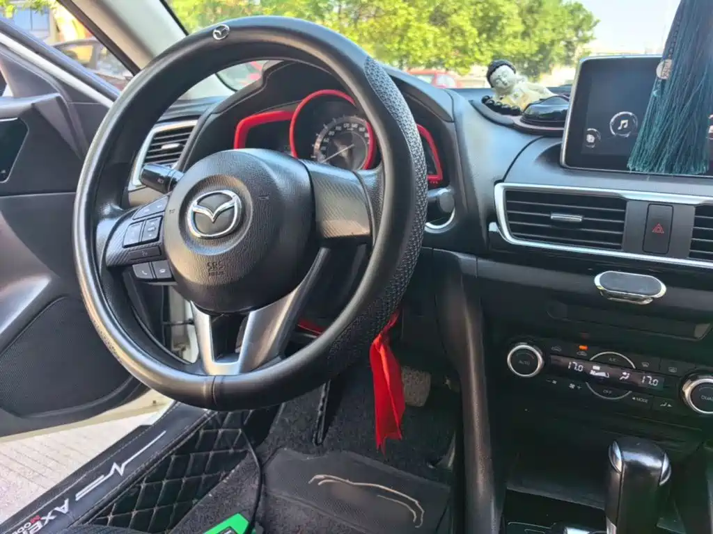 Mazda 3 Axela — миниатюра 10