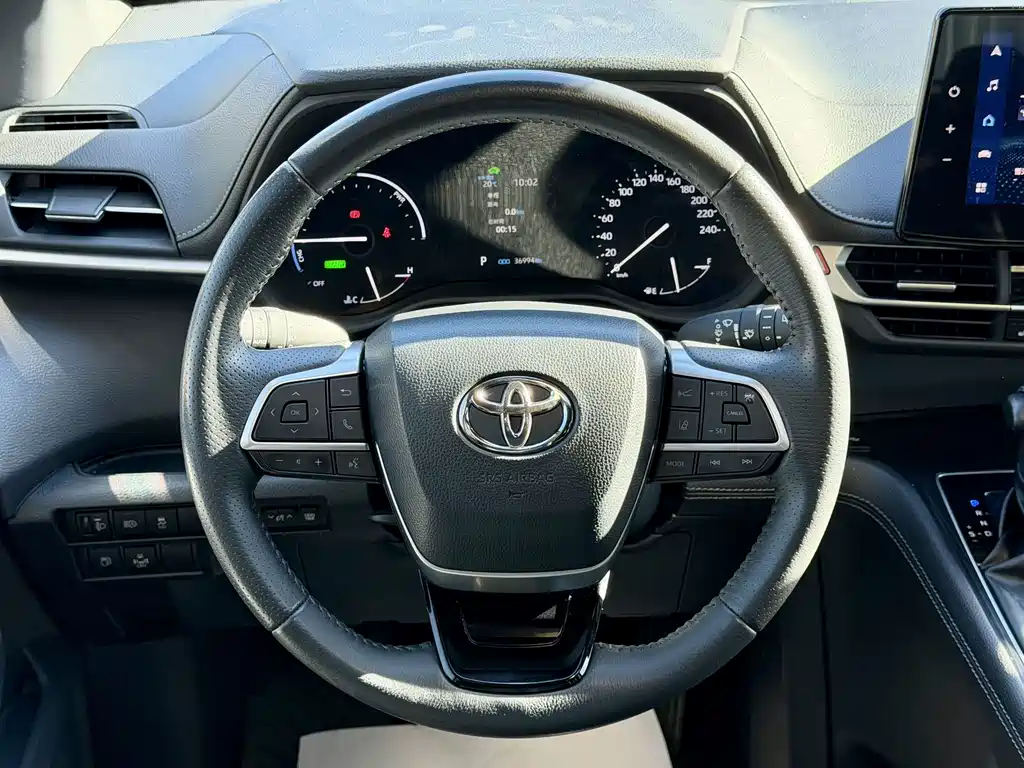 Toyota Sienna — миниатюра 7