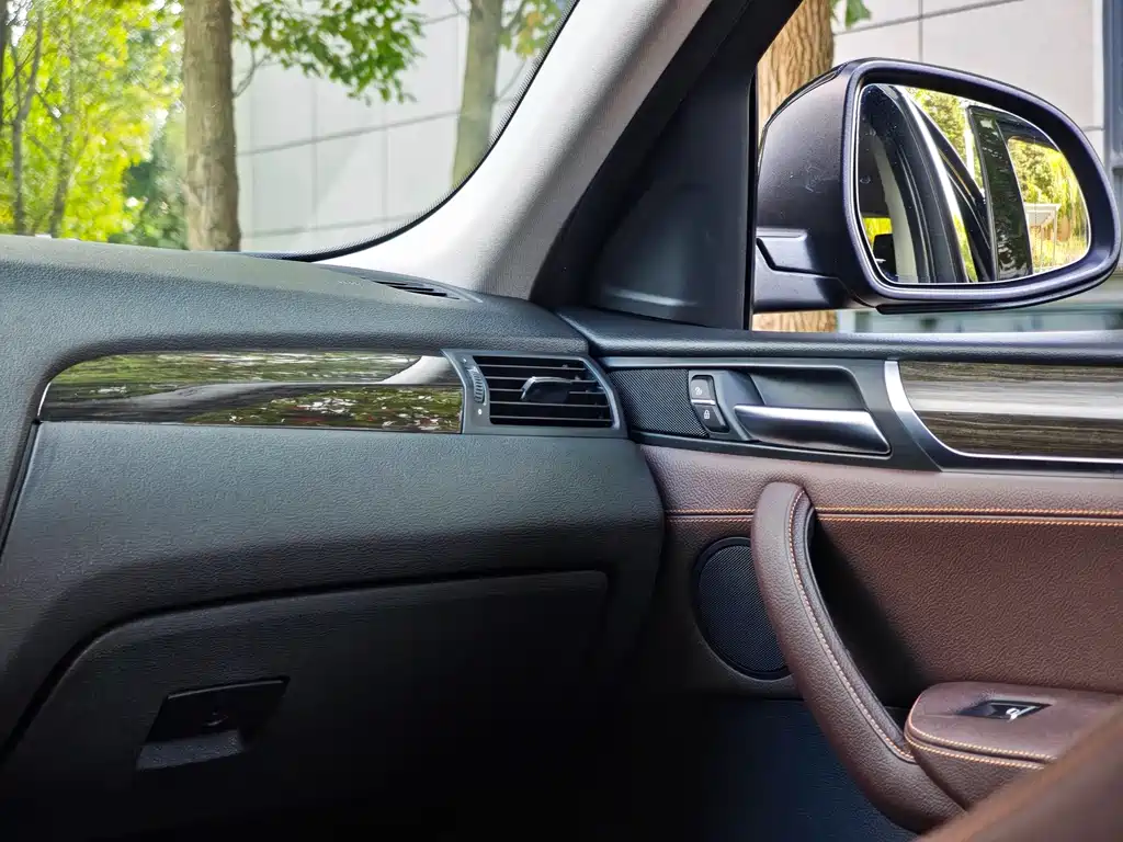 BMW X4 — миниатюра 10