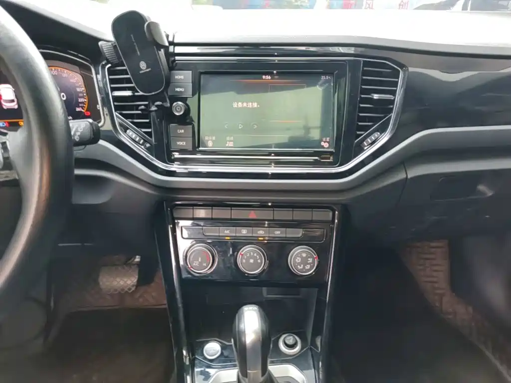 Volkswagen T-Roc — миниатюра 13