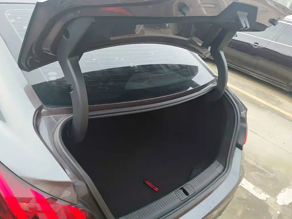 MG MG5 — миниатюра 19
