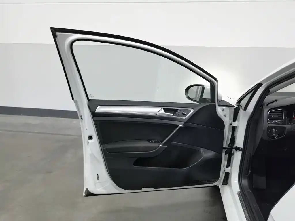 Volkswagen Golf — миниатюра 8
