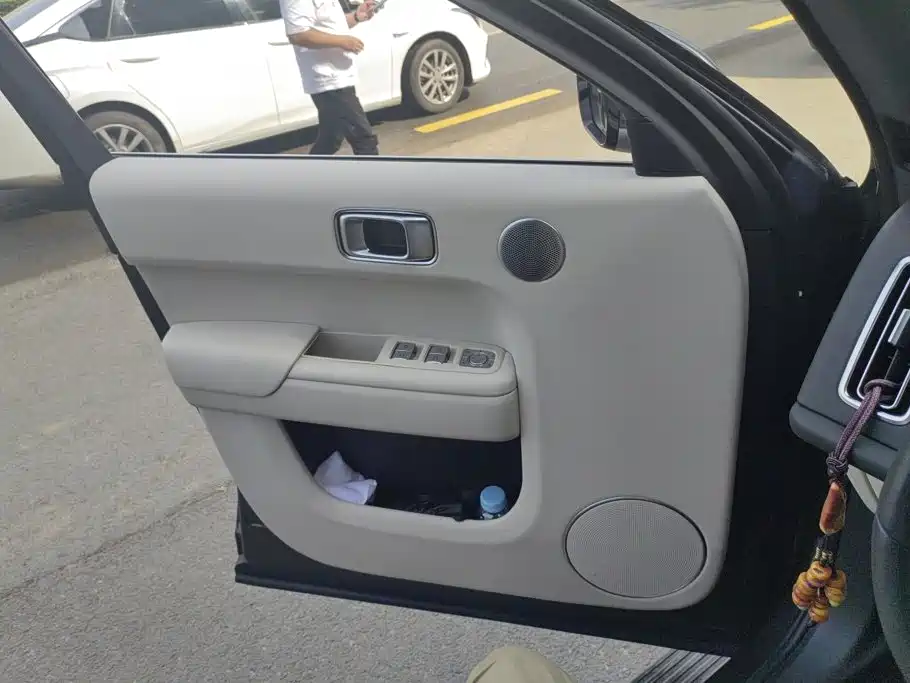 Li Auto Li L8 — миниатюра 7