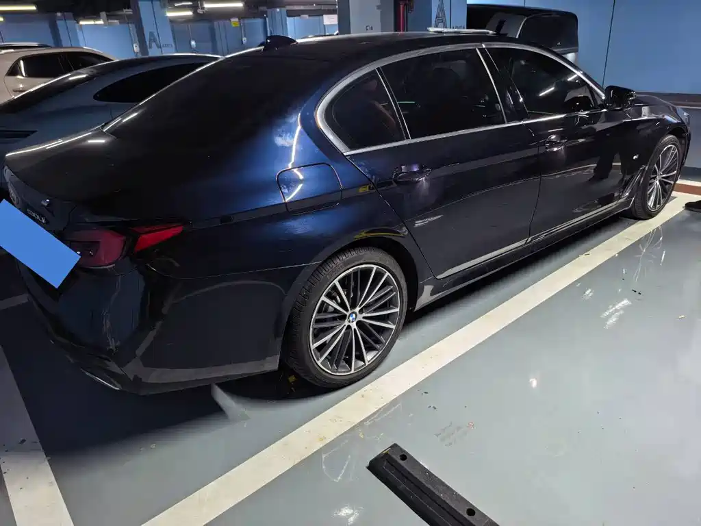 BMW 5 Series — миниатюра 12