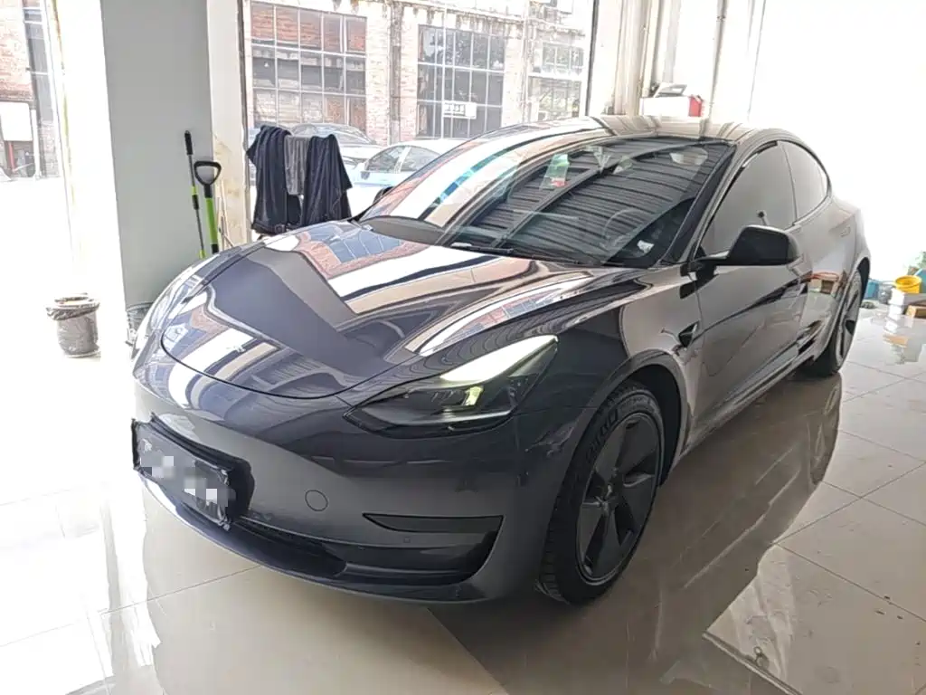 Tesla Model 3 — миниатюра 2