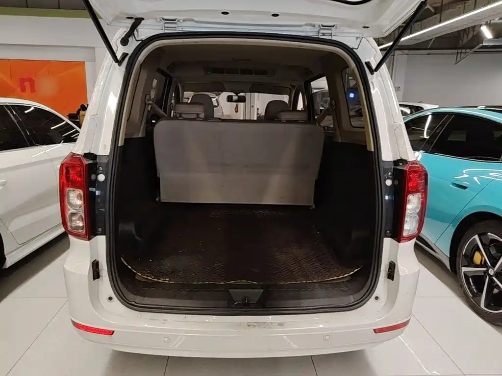 Wuling Hongguang — миниатюра 19