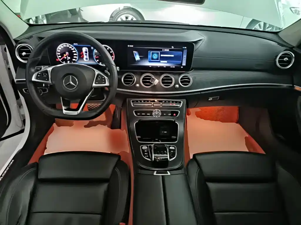 Mercedes-Benz E-Class — миниатюра 10