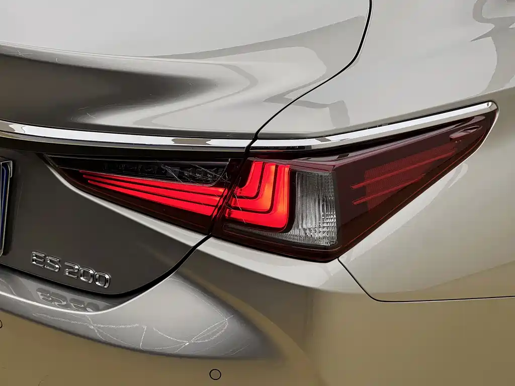 Lexus ES — миниатюра 23