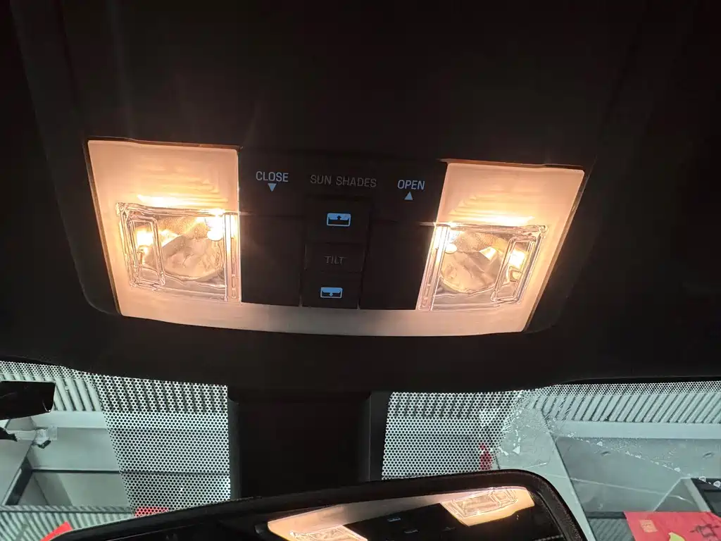 Ford Explorer (Import) — миниатюра 18