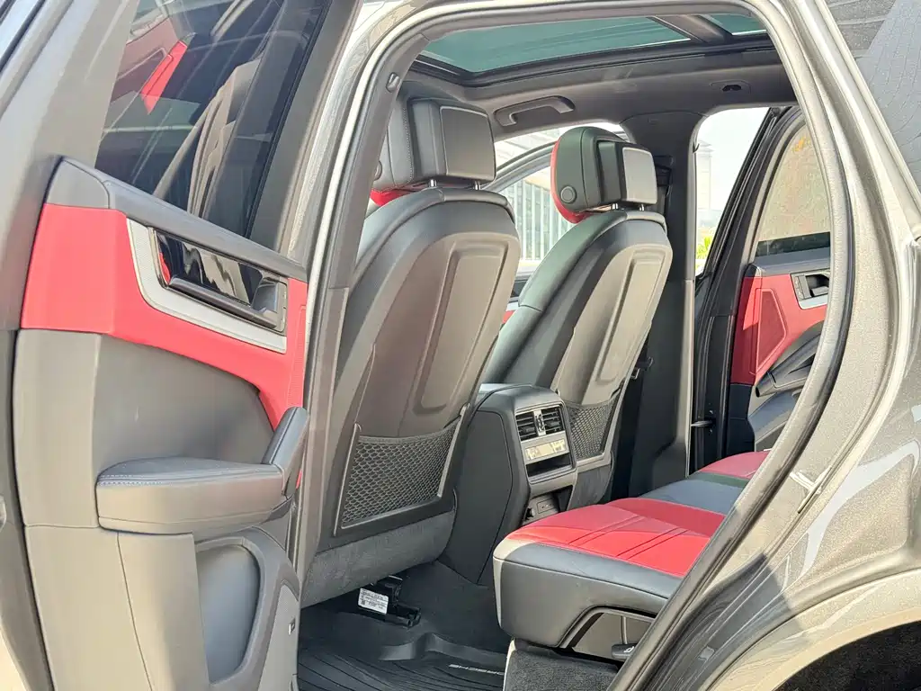 Porsche Cayenne — миниатюра 5