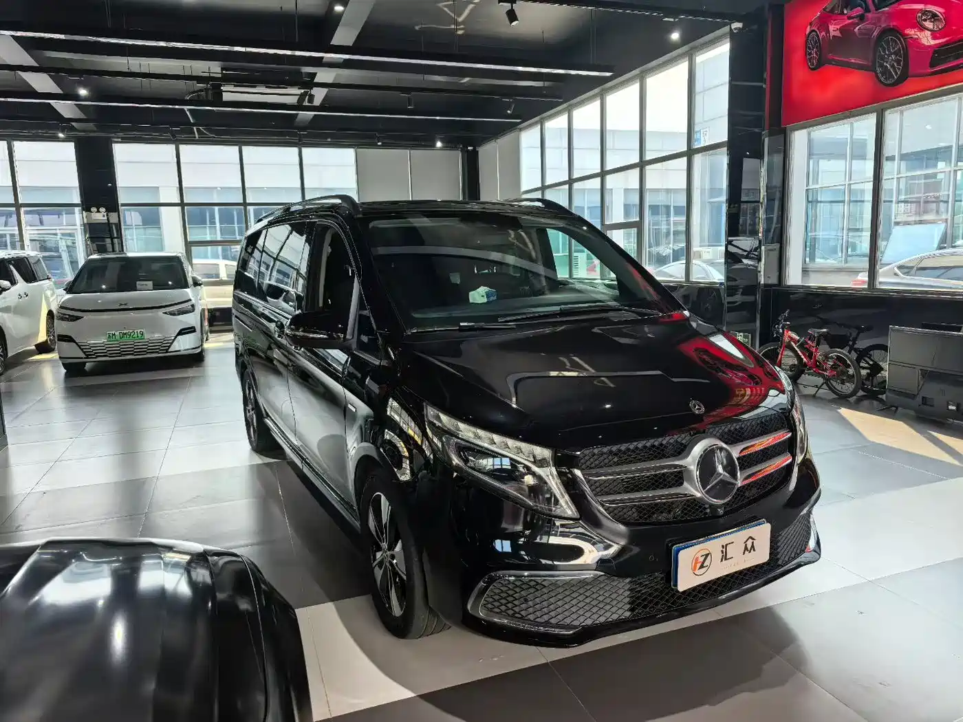 Mercedes-Benz V-Class