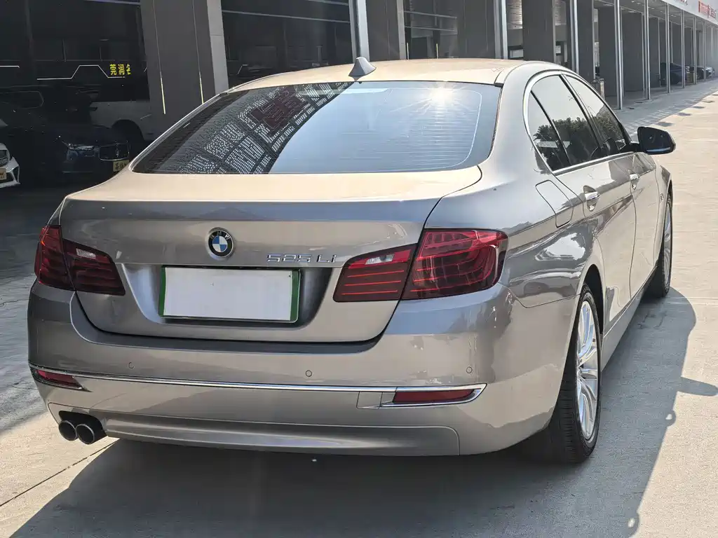BMW 5 SERIES