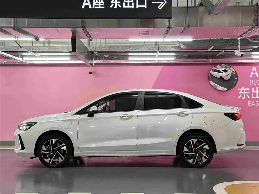 BAIC EU5 Plus — миниатюра 3