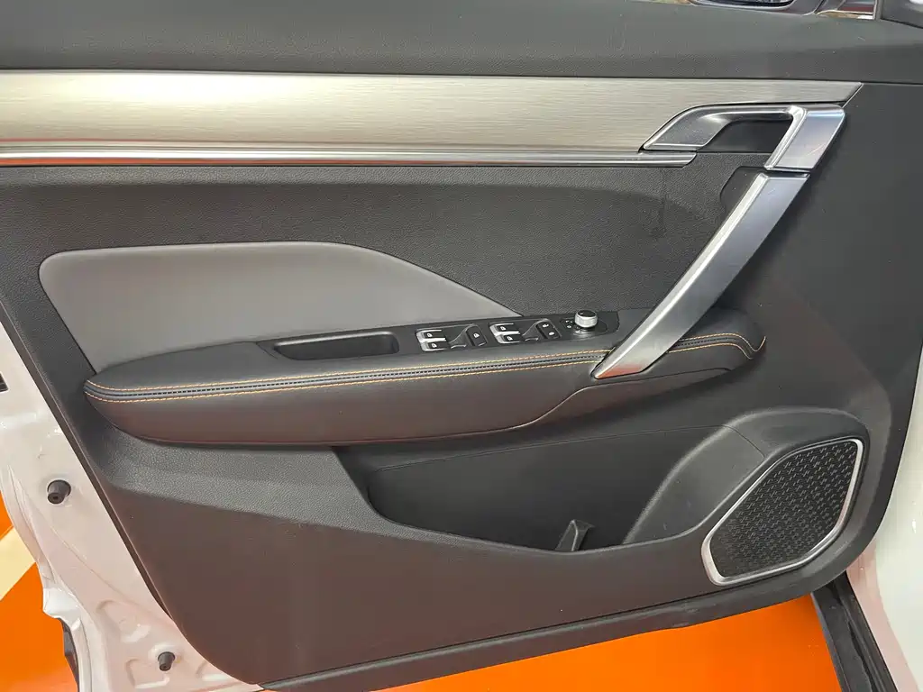 Geely Binyue — миниатюра 6