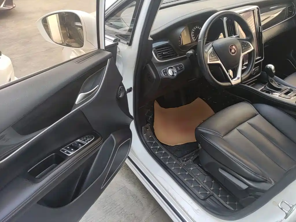 BYD MAX — миниатюра 16