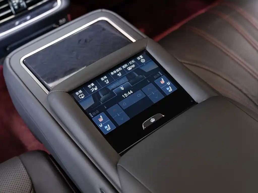 Lexus LS — миниатюра 18