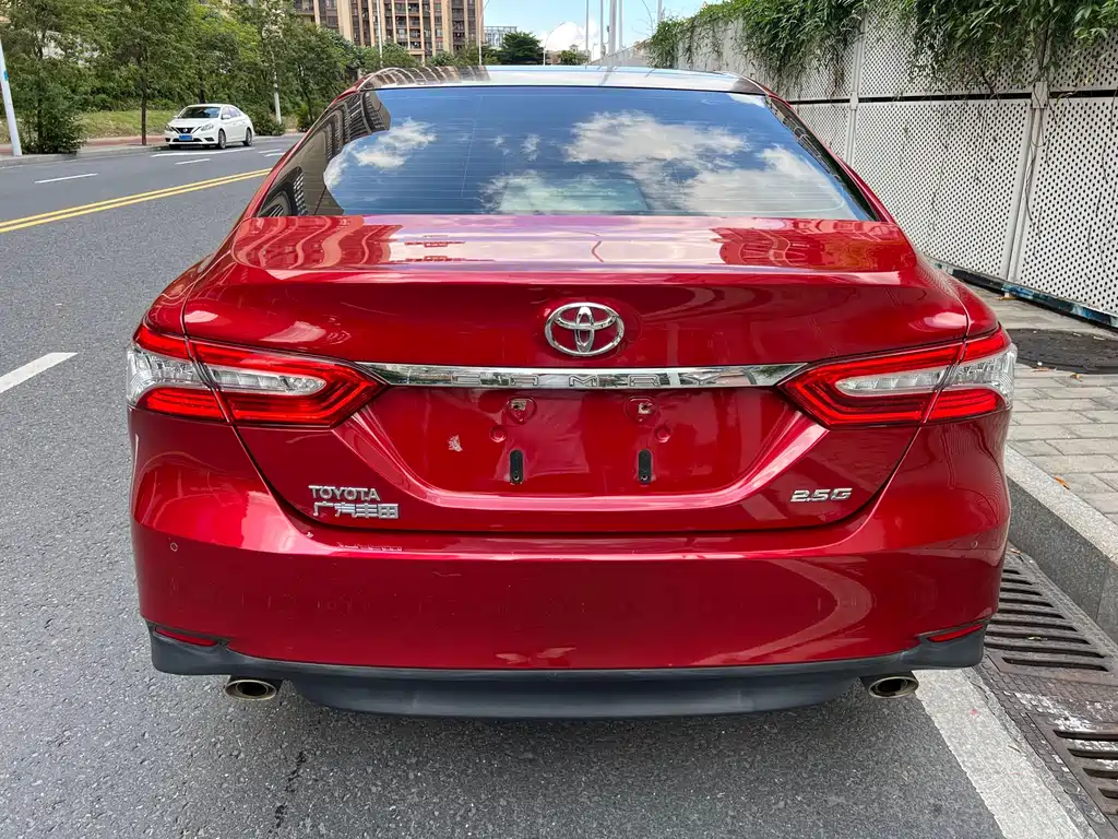 TOYOTA CAMRY