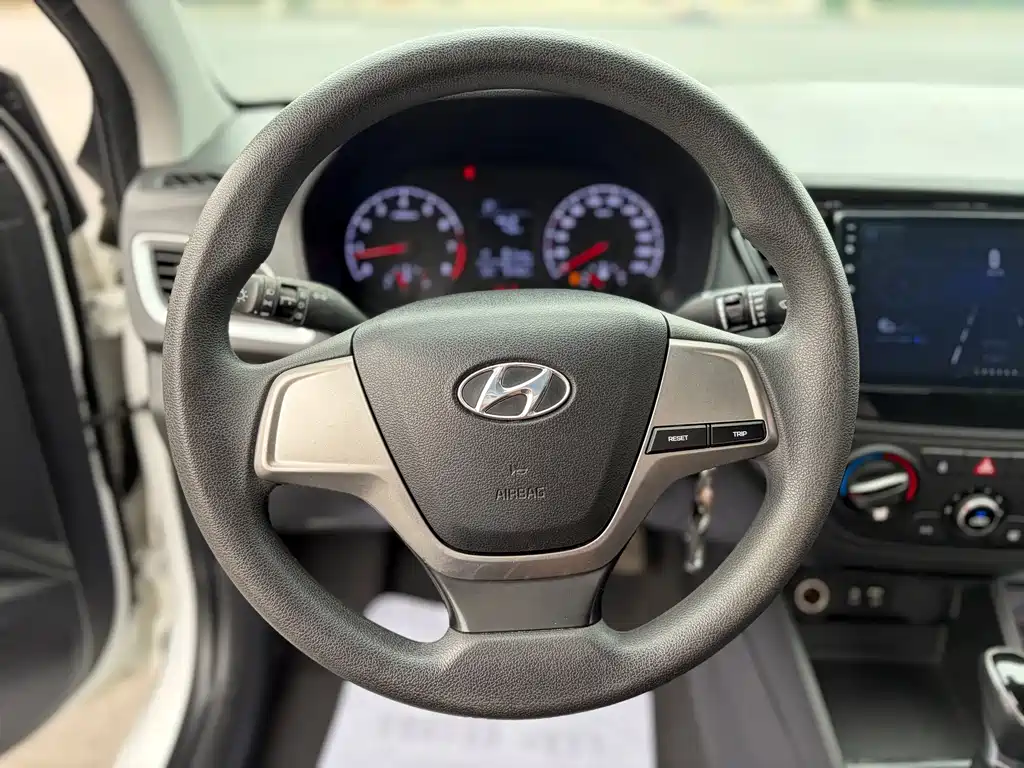 Hyundai Verna — миниатюра 8