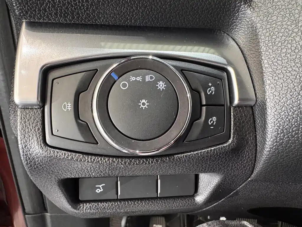 Ford Explorer (Import) — миниатюра 5