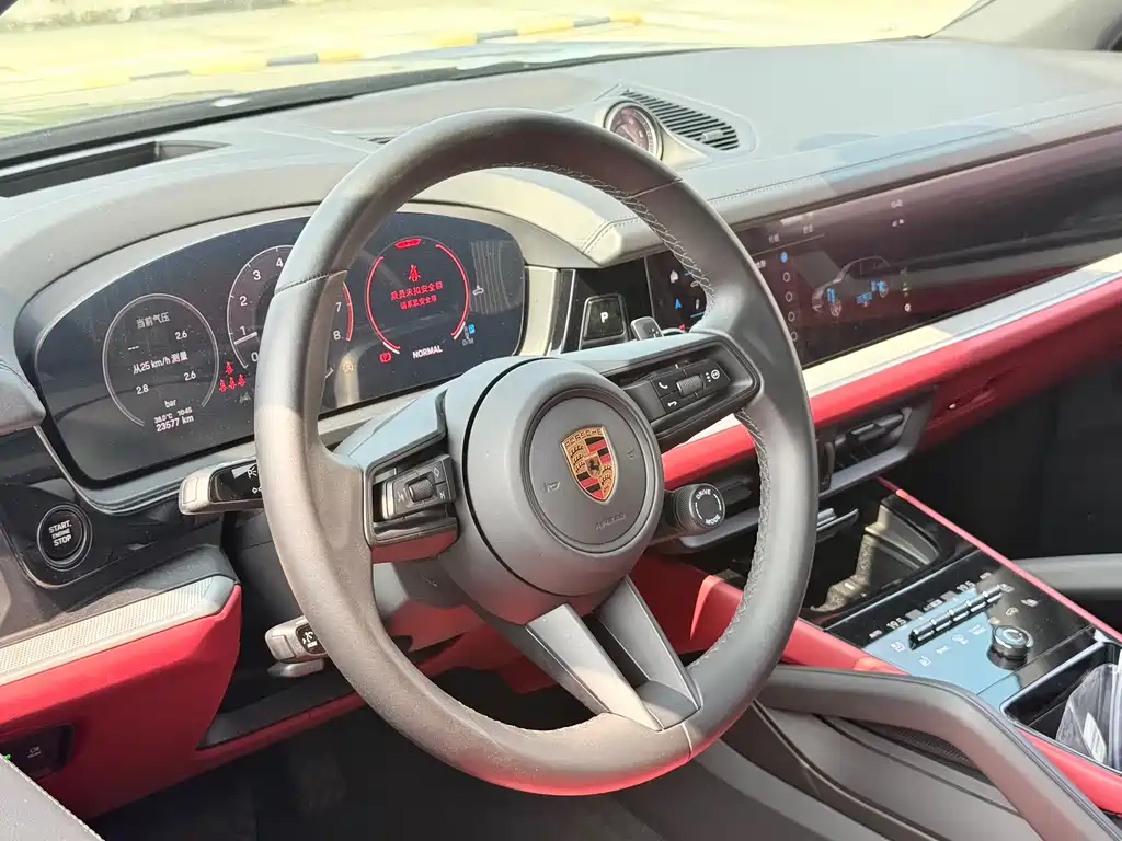 Porsche Cayenne — миниатюра 13