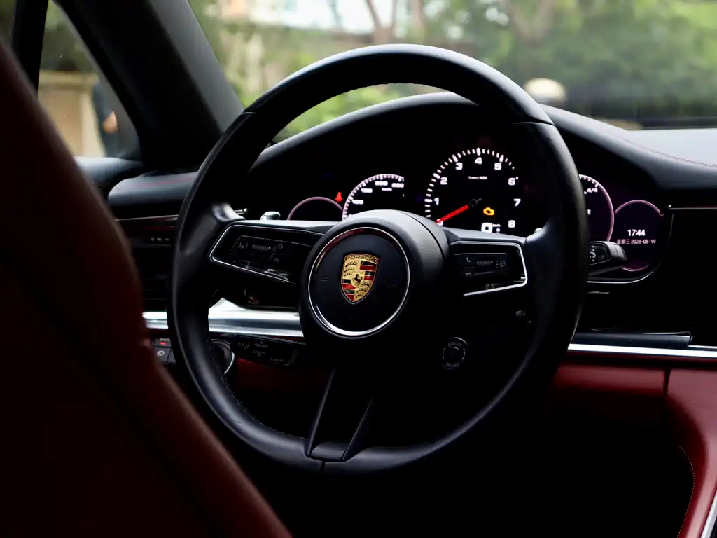 Porsche Panamera — миниатюра 10