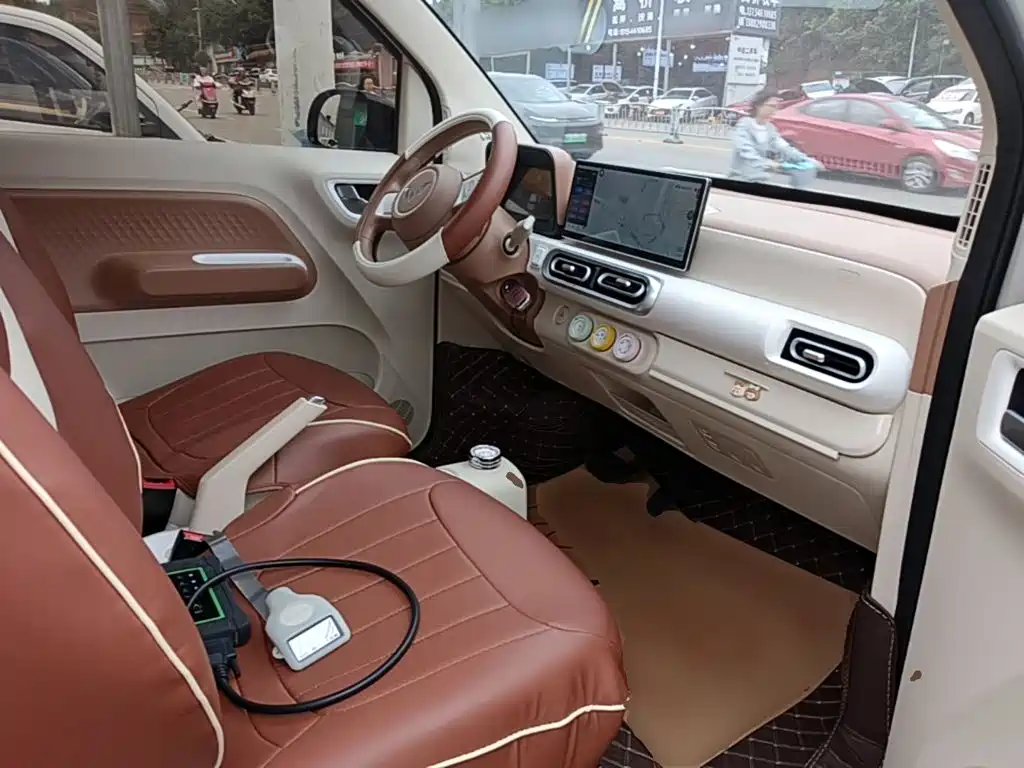 Wuling MINIEV — миниатюра 25