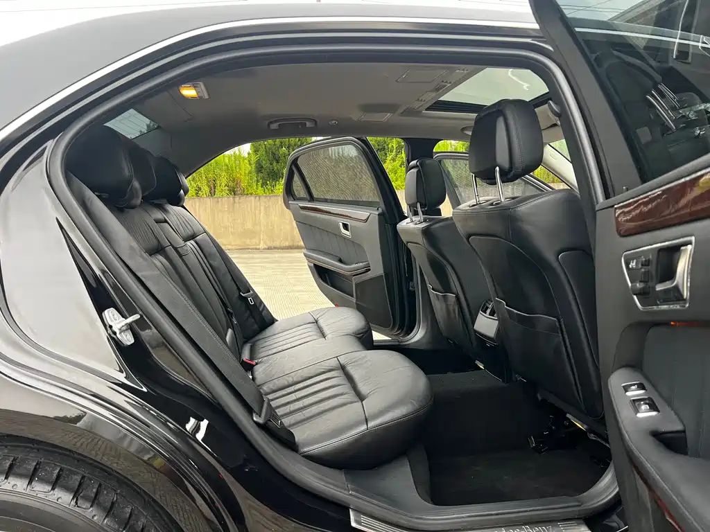 Mercedes-Benz E-Class — миниатюра 24