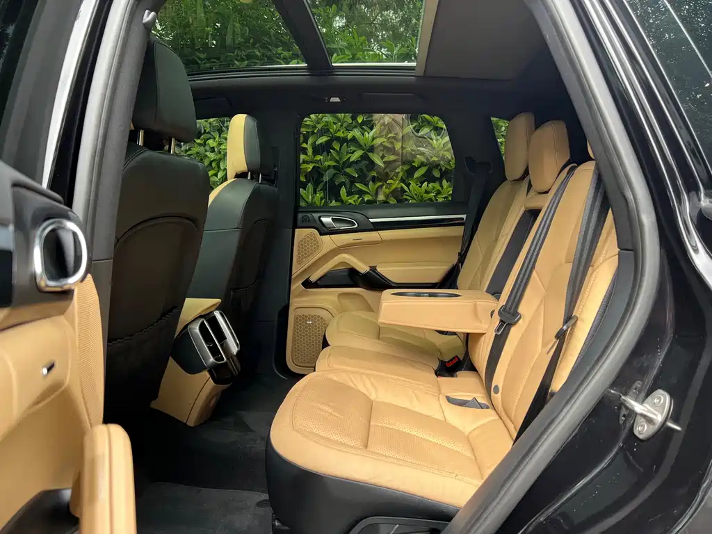 Porsche Cayenne Hybrid — миниатюра 6