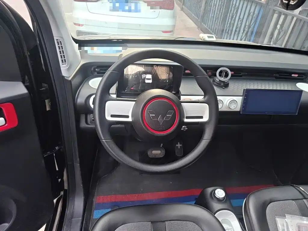 Wuling MINIEV — миниатюра 6