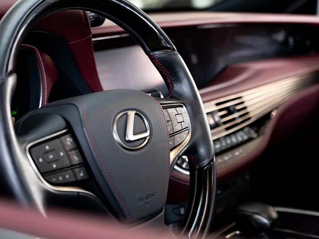 Lexus LS — миниатюра 21