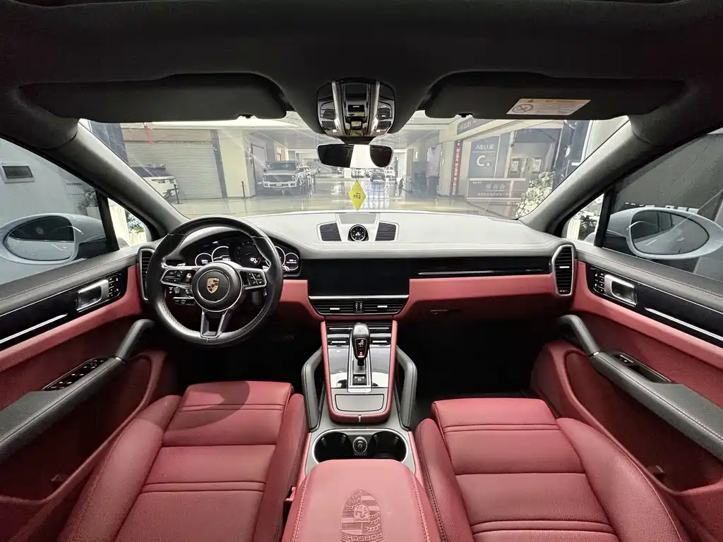 Porsche Cayenne — миниатюра 10