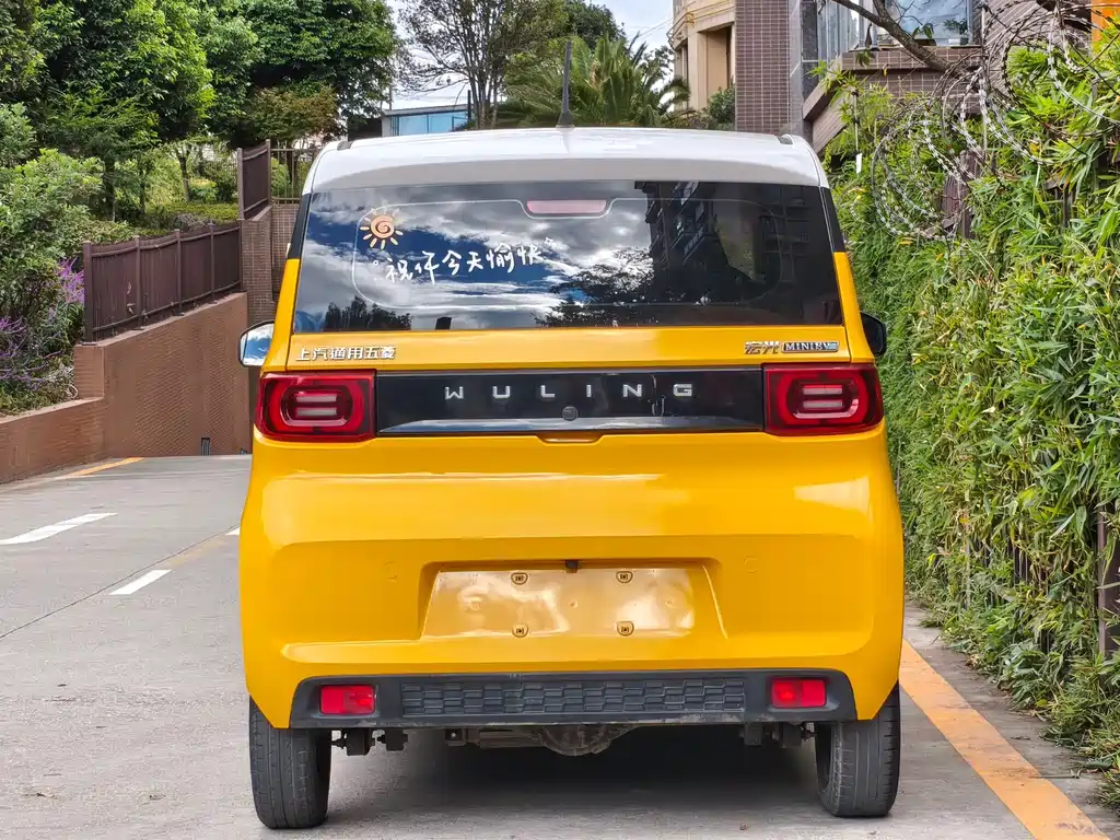 Wuling MINIEV — миниатюра 6