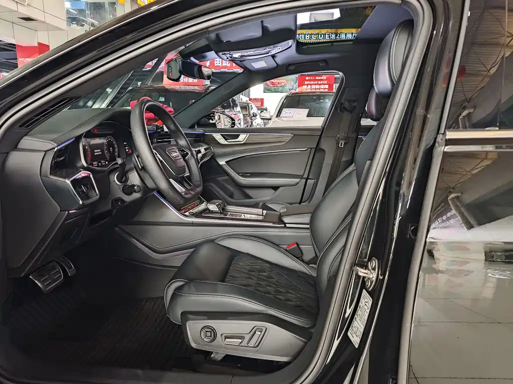 Audi A6L 2025 45 TFSI quattro + Premium