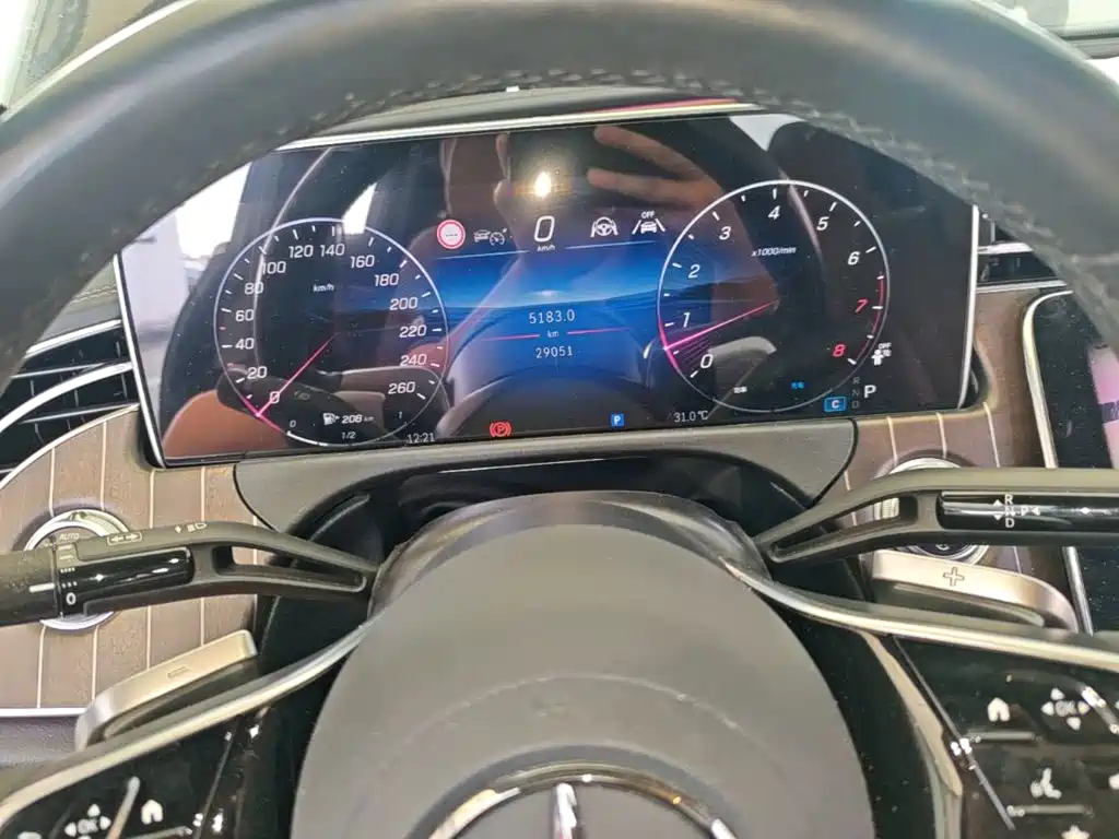 Mercedes-Benz E-Class — миниатюра 12