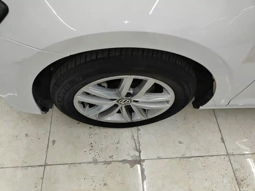 Volkswagen Golf — миниатюра 23