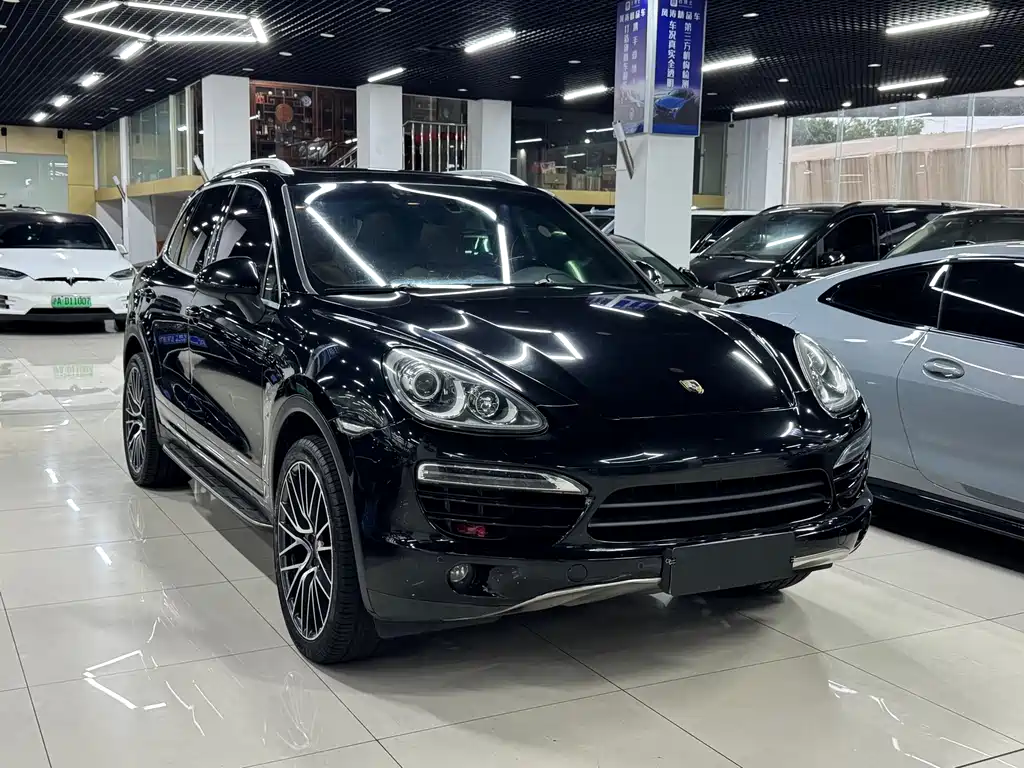 Porsche Cayenne — миниатюра 3
