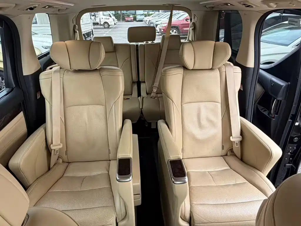 Toyota Alphard 2021 2.5L Luxury