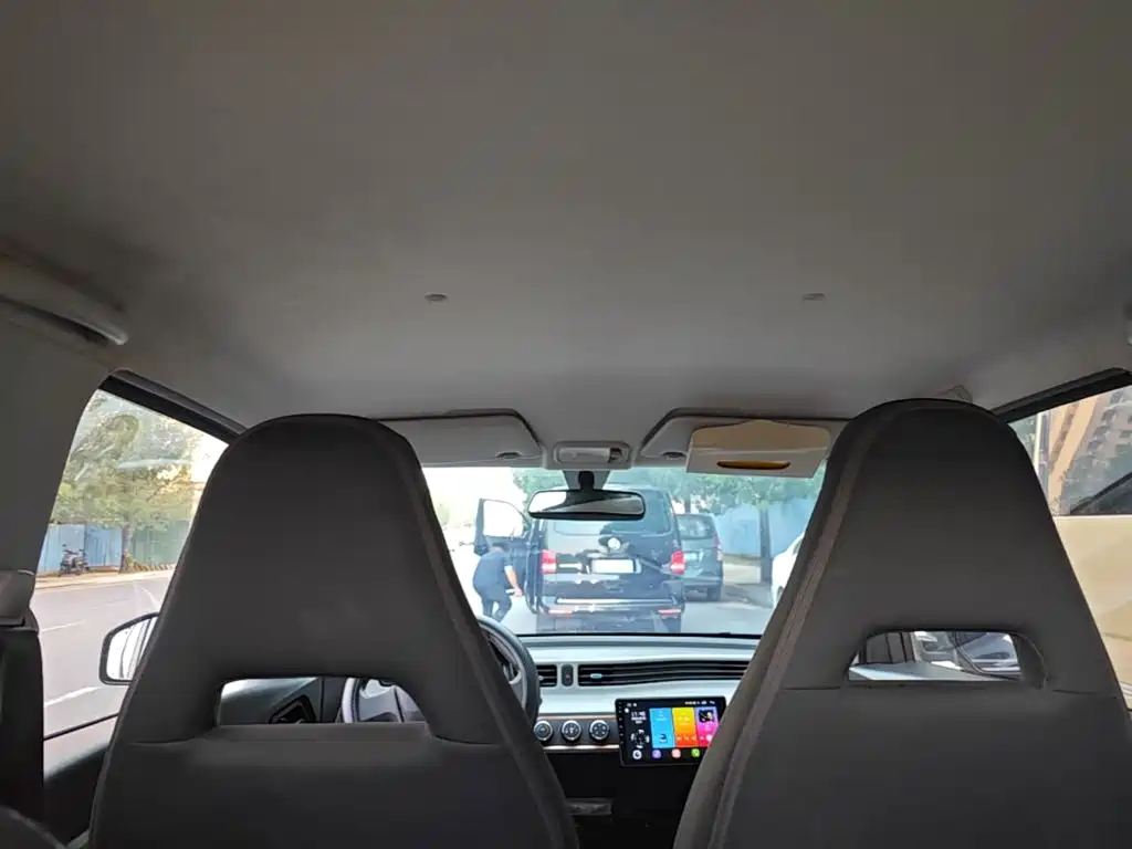 Wuling MINIEV — миниатюра 18