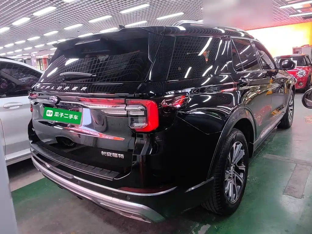 Ford Explorer — миниатюра 7