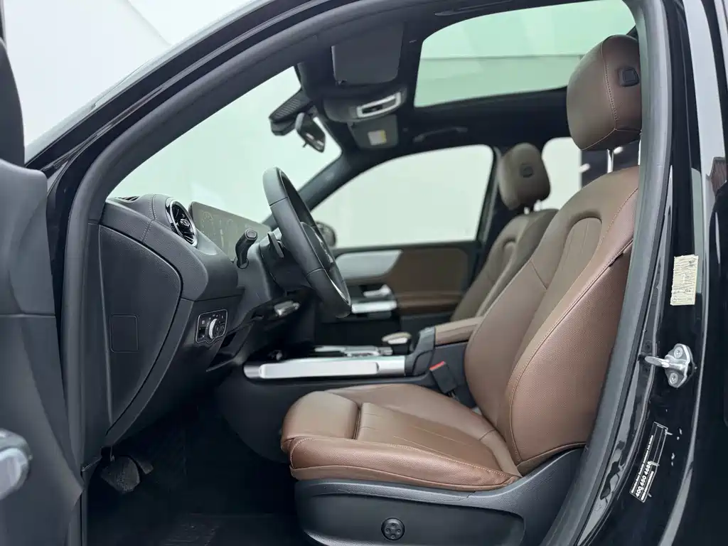 Mercedes-Benz GLB — миниатюра 10