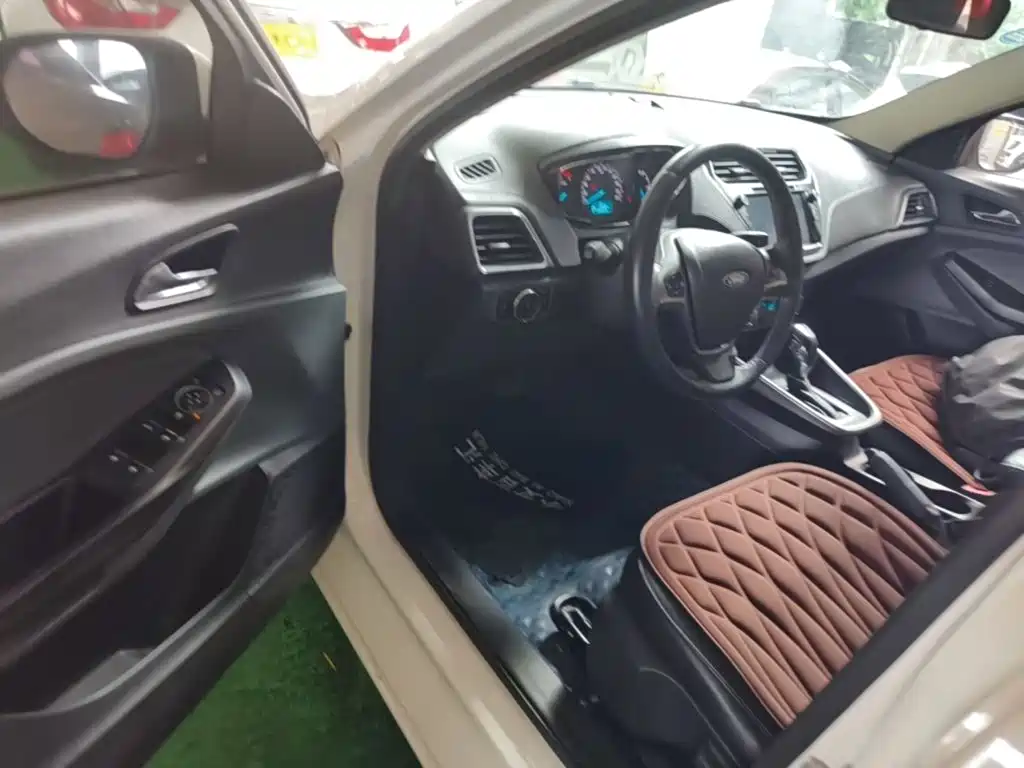 Ford Escort — миниатюра 16