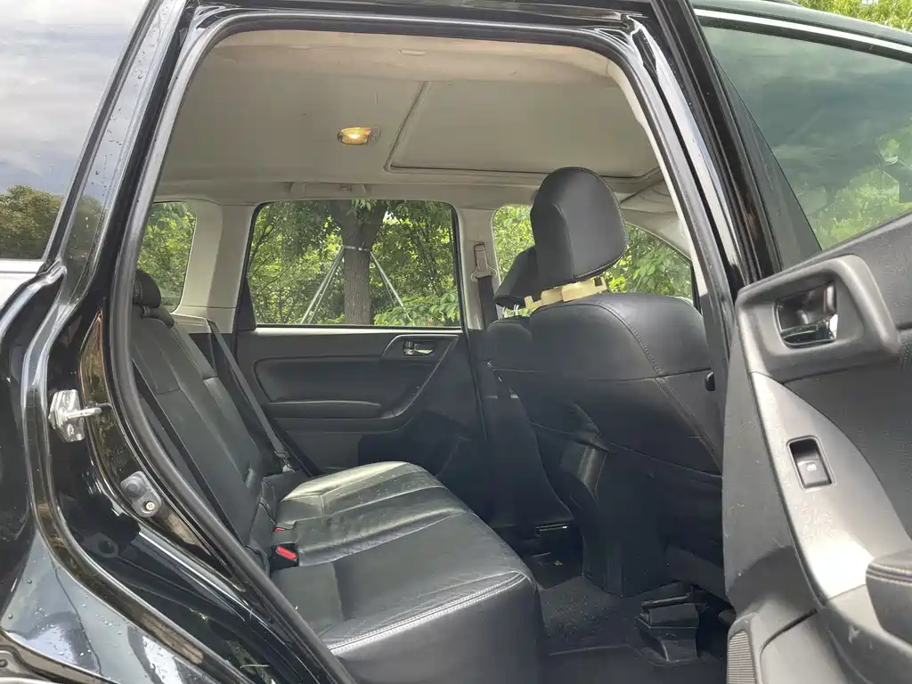 Subaru Forester 2013 2.5i AT Luxury