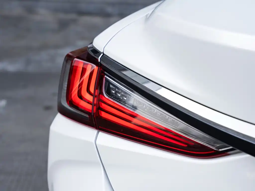 Lexus ES — миниатюра 7