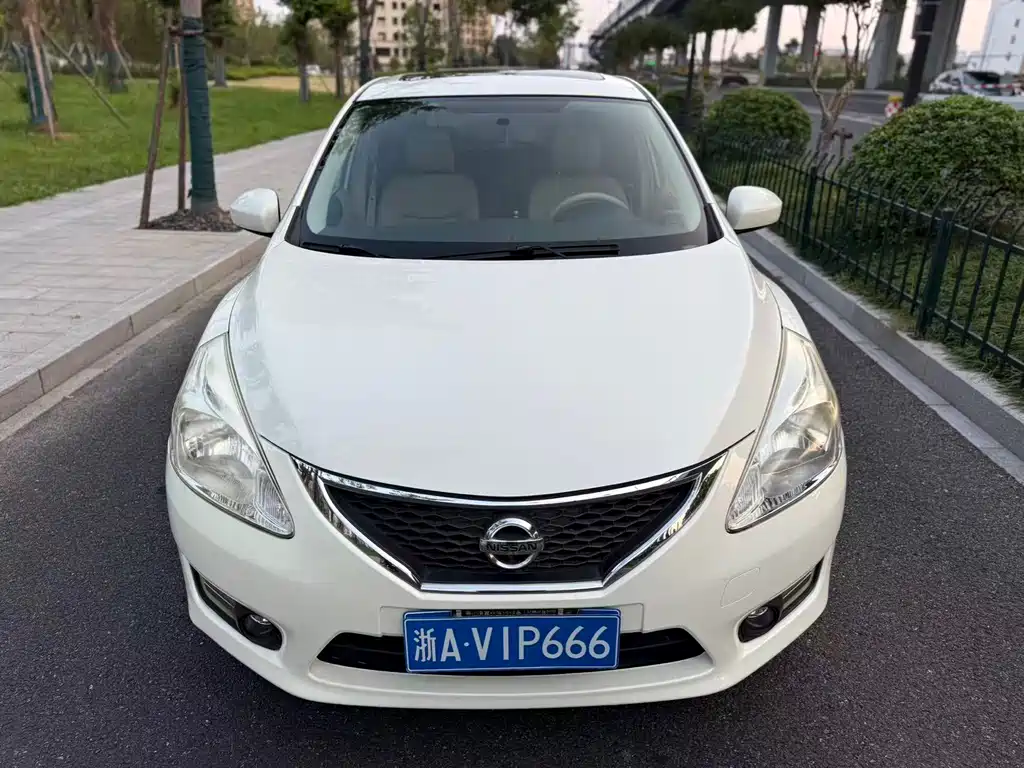 Nissan Tiida — миниатюра 2