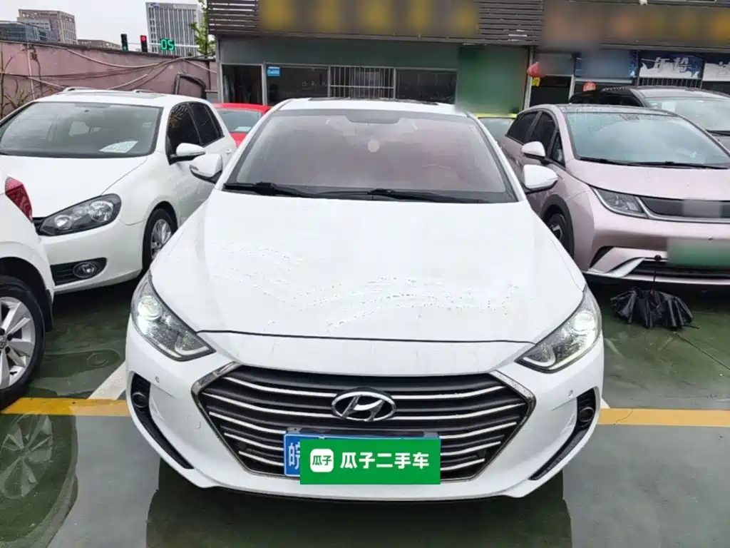 Hyundai Elantra — миниатюра 3
