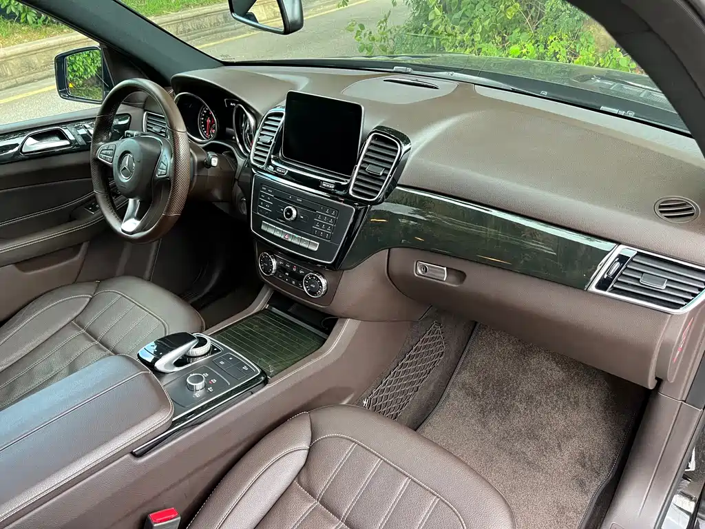 Mercedes-Benz GLE (Import) — миниатюра 12