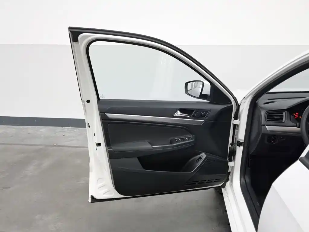 Volkswagen Lavida — миниатюра 8