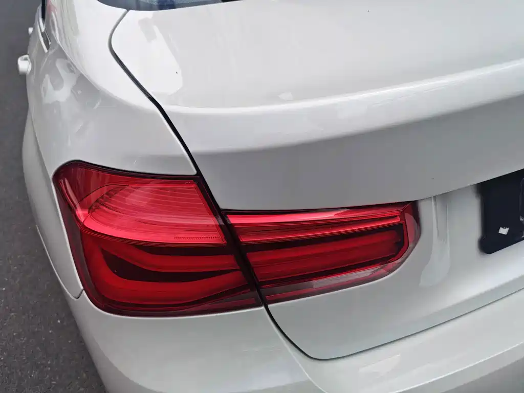 BMW 3 Series — миниатюра 9